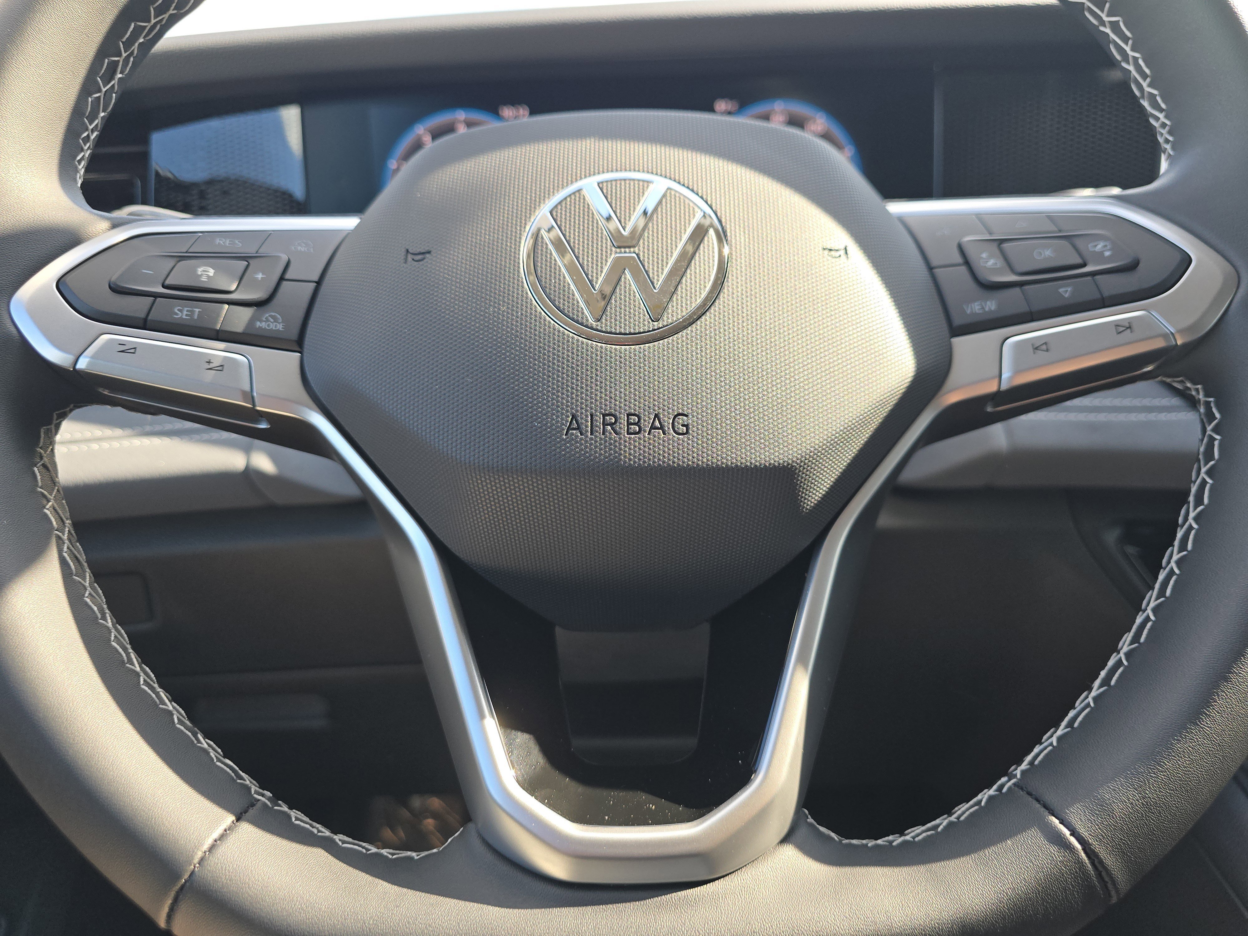 New 2025 Volkswagen Tiguan SE image 20