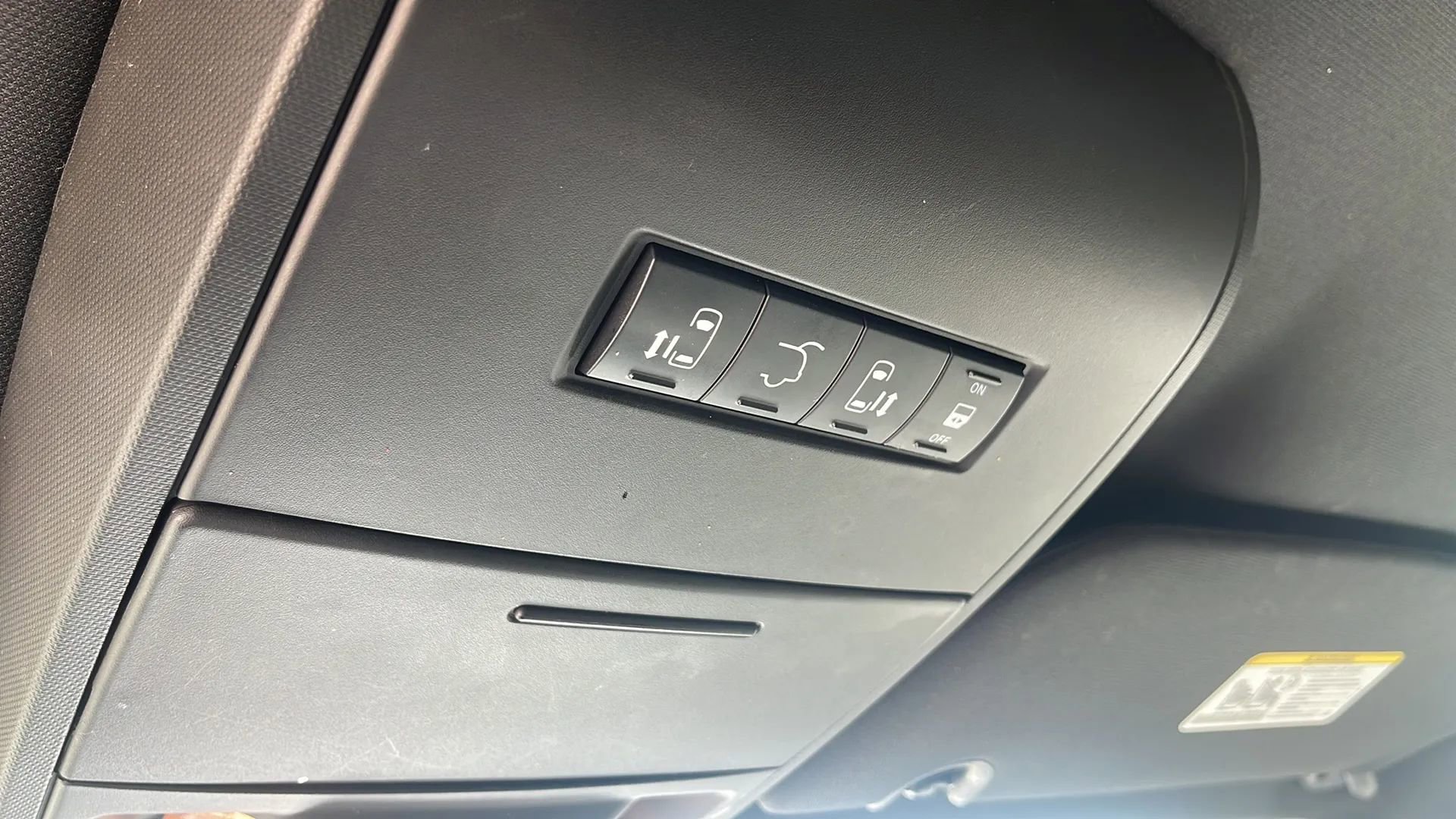 Used 2020 Dodge Grand Caravan SXT FWD image 19