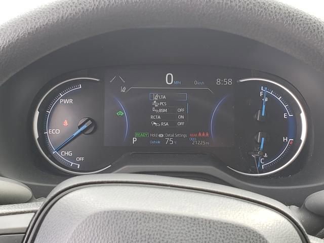 Used 2025 Toyota RAV4 XLE AWD/4WD image 25