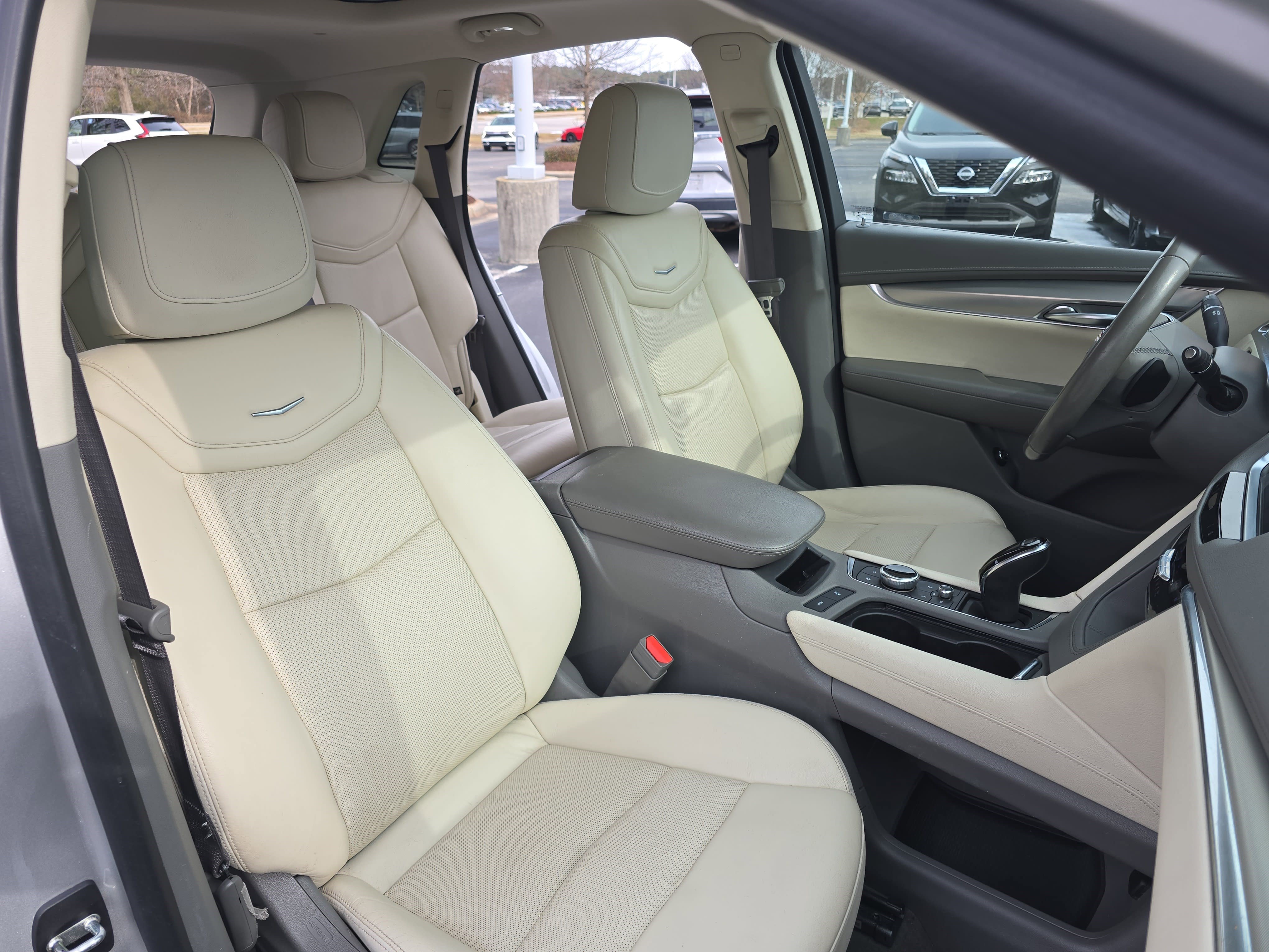 Used 2020 Cadillac XT5 Premium Luxury image 10