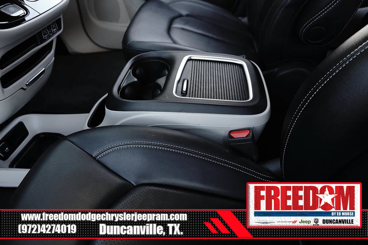 Certified 2024 Chrysler Pacifica Touring-L FWD image 34