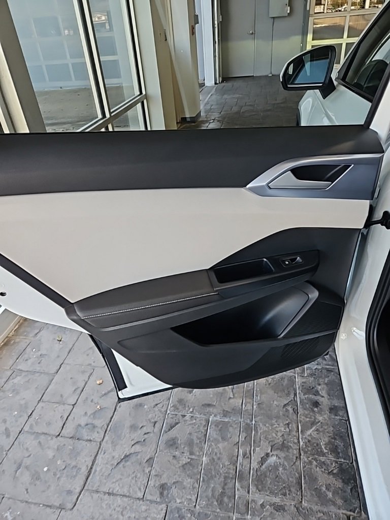 New 2026 Volkswagen Taos SE image 20