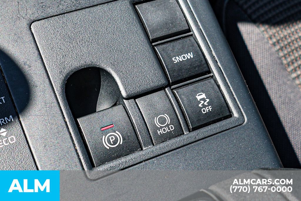 Used 2025 Toyota Highlander LE image 44