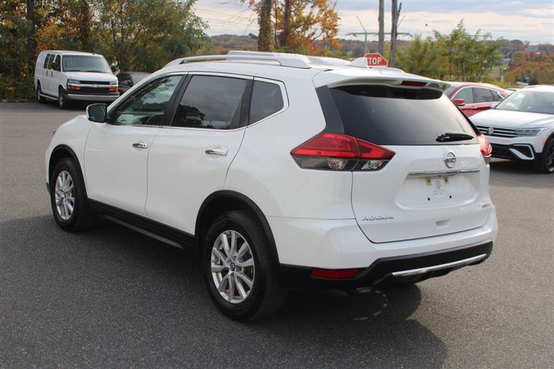 Used 2017 Nissan Rogue SV image 6