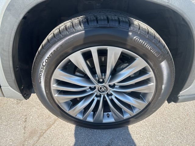 Used 2020 Toyota Highlander Platinum FWD image 13