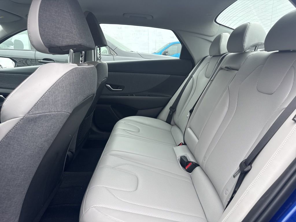 Used 2024 Hyundai Elantra Limited image 19