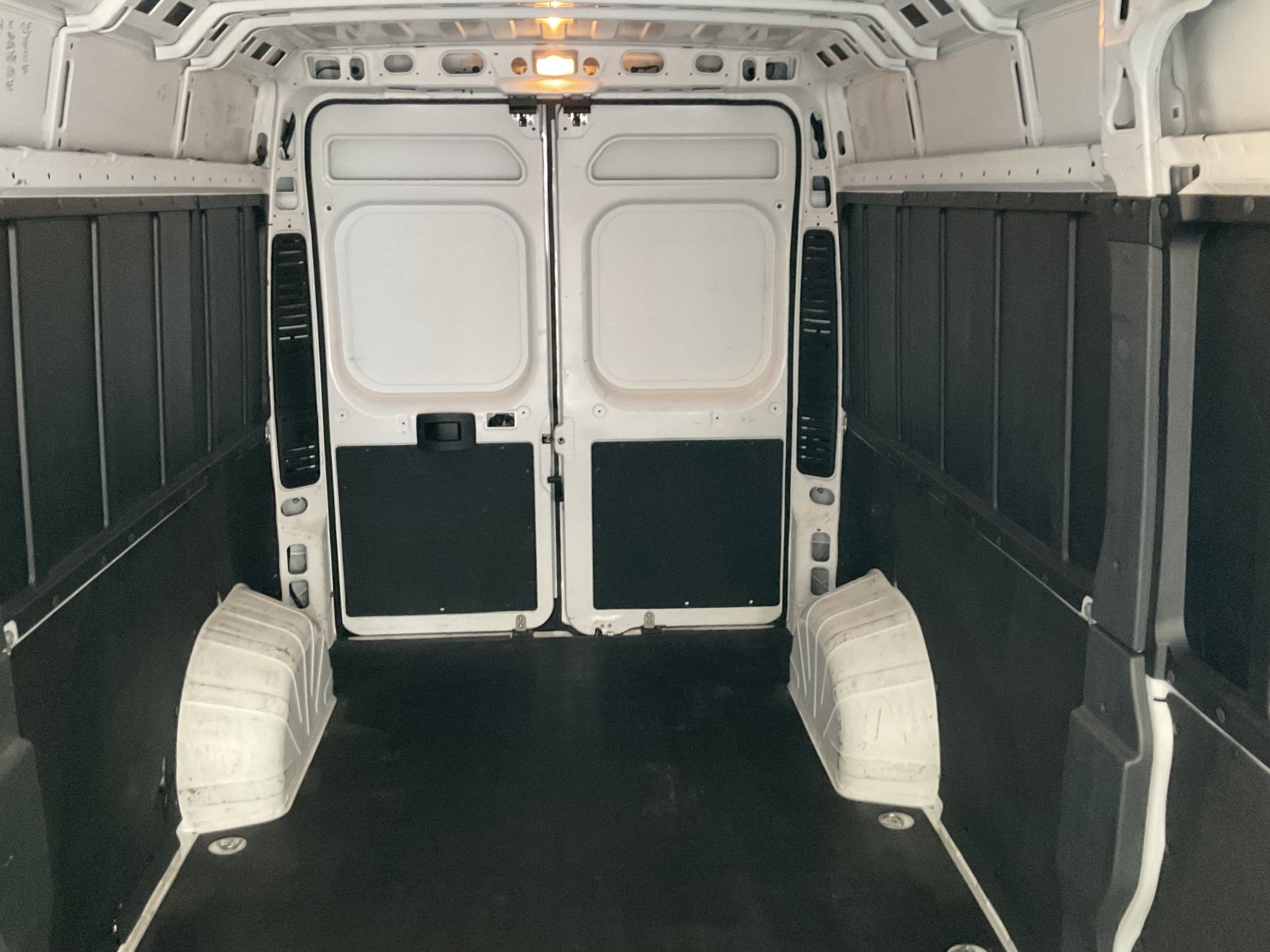 Used 2023 RAM ProMaster 2500 FWD image 28