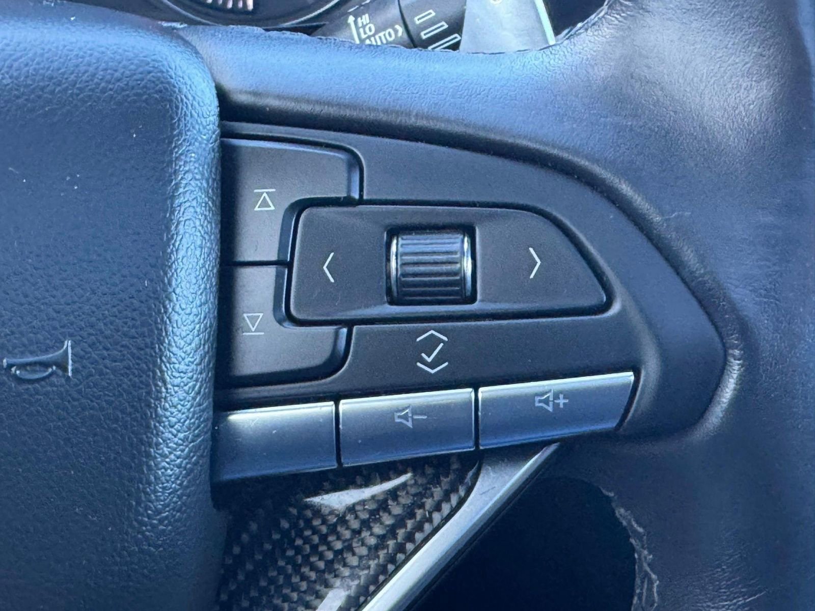 Used 2020 Cadillac XT6 Sport image 28