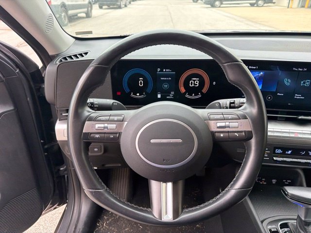 Used 2025 Hyundai Kona SEL FWD image 21