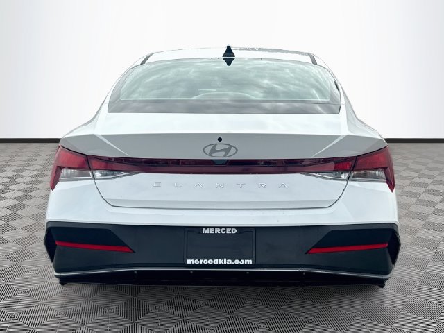 New 2026 Hyundai Elantra SE FWD image 6