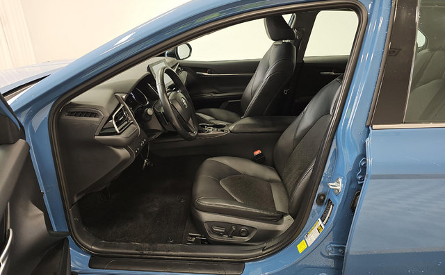 Used 2023 Toyota Camry XSE w/ Cold Weather Package FWD image 3