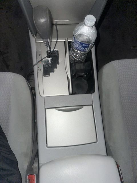 Used 2010 Toyota Camry LE image 19