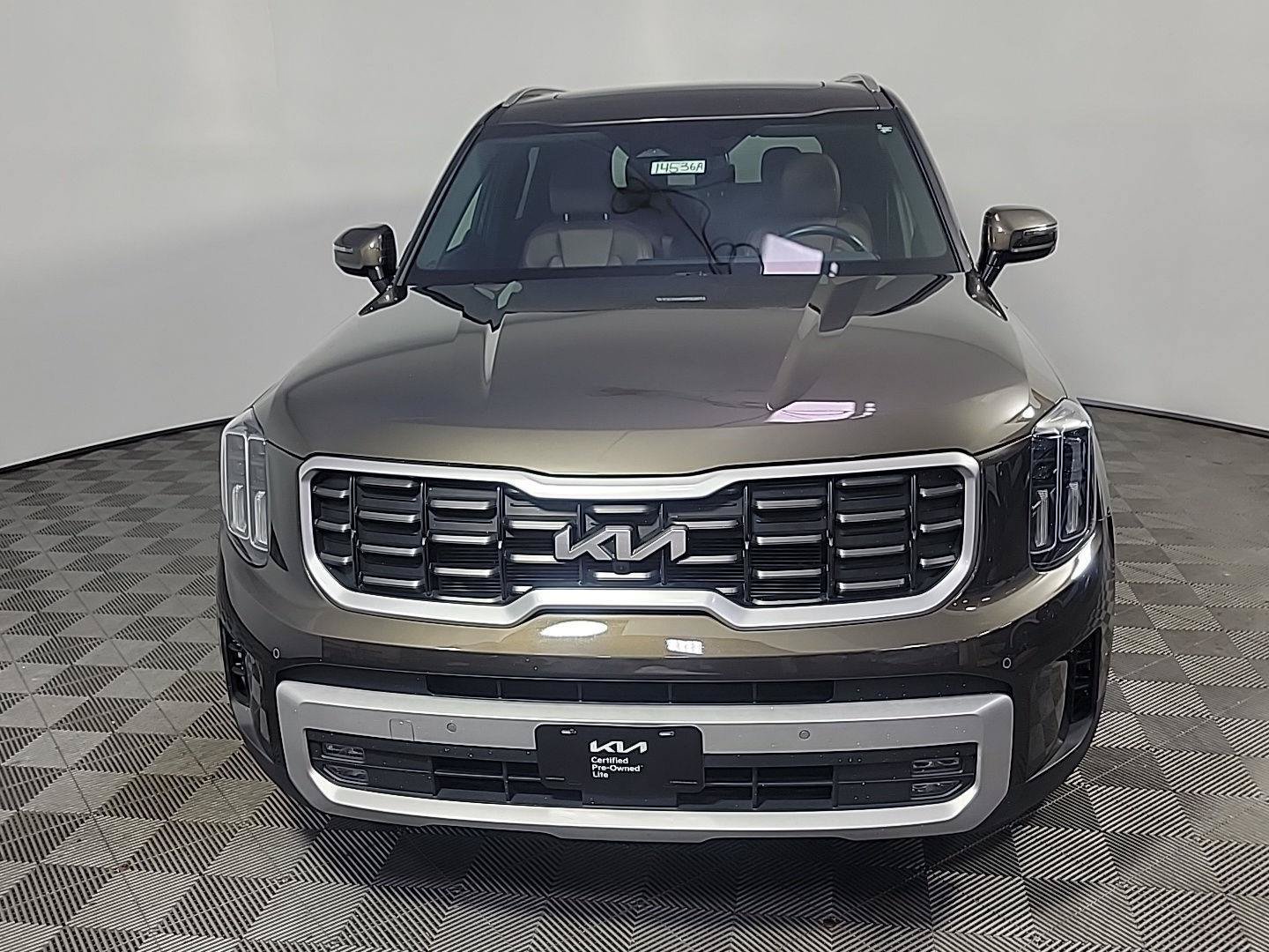 Certified 2024 Kia Telluride SX w/ Towing Package FWD image 11