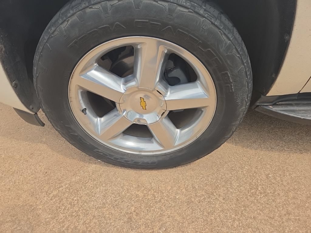 Used 2013 Chevrolet Tahoe LTZ RWD image 10