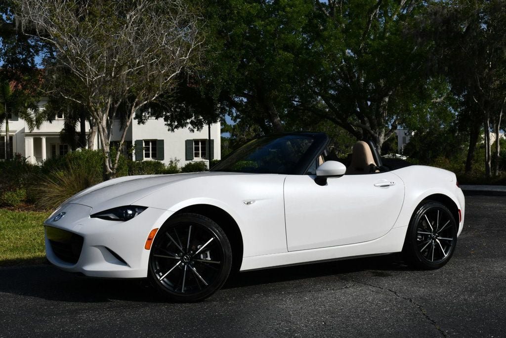 Used 2024 MAZDA MX-5 Miata Grand Touring RWD image 20