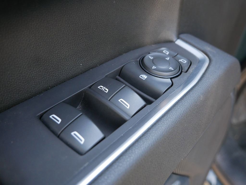 Used 2025 Chevrolet Silverado 1500 LT AWD/4WD image 21