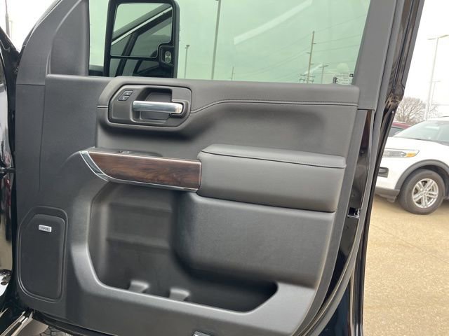 Used 2022 GMC Sierra 2500 SLT w/ SLT Premium Package image 17