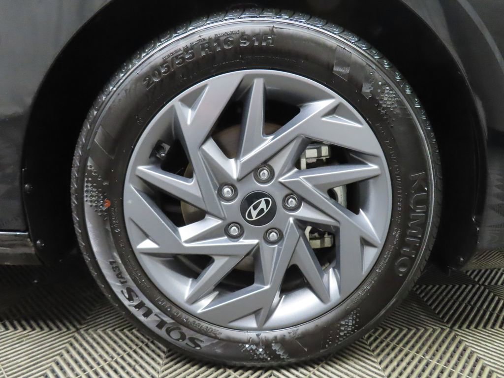 Used 2024 Hyundai Elantra SEL image 10