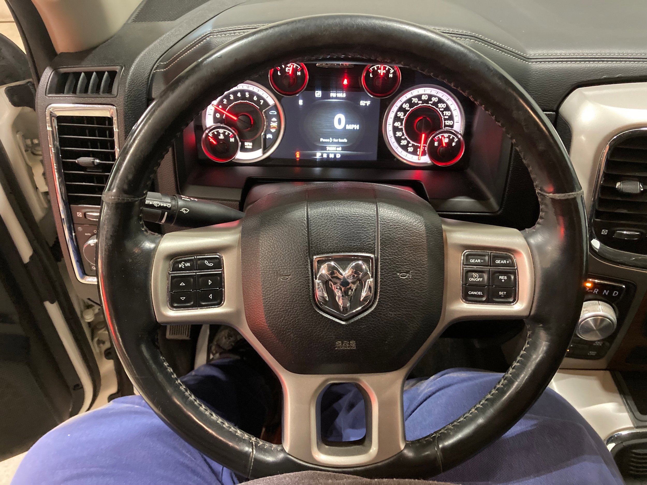 Used 2018 RAM 1500 Laramie w/ Convenience Group AWD/4WD image 27