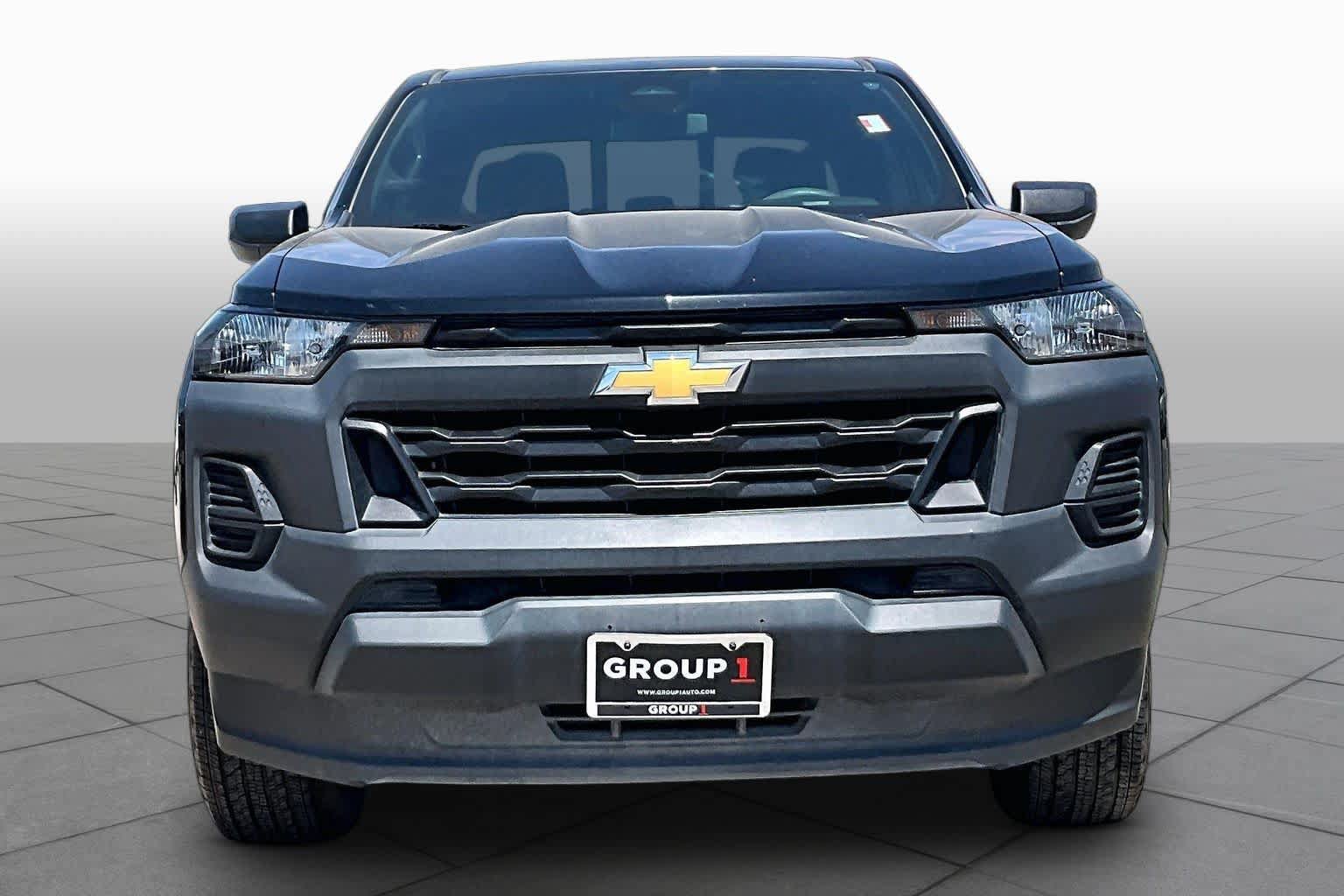 Used 2024 Chevrolet Colorado W/T w/ WT Convenience Package II RWD image 4