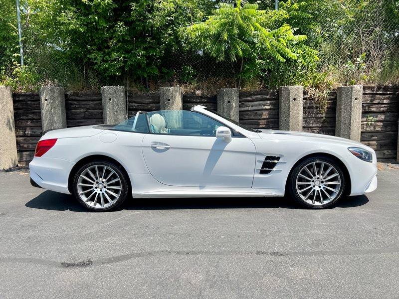 Used 2017 Mercedes-Benz SL 550 image 12