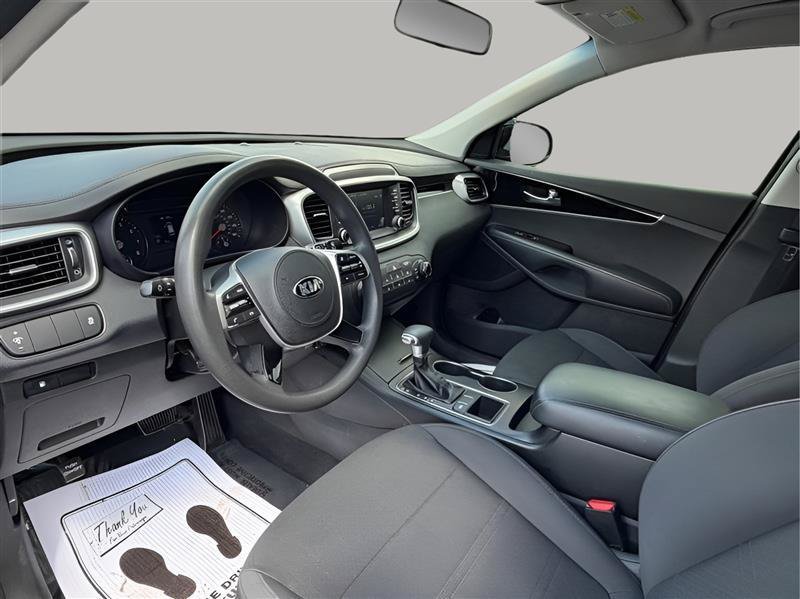 Used 2020 Kia Sorento FWD V6 image 17