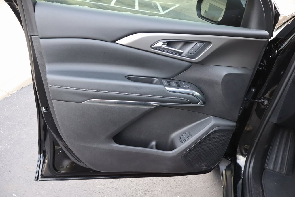 Used 2024 Chevrolet Traverse LS w/ Midnight/Sport Edition image 24