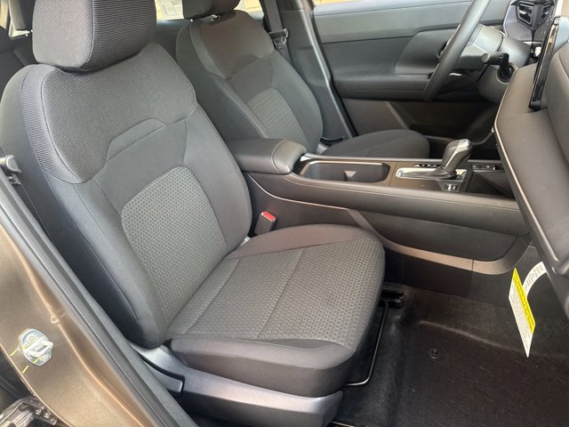 New 2025 Nissan Kicks S image 11