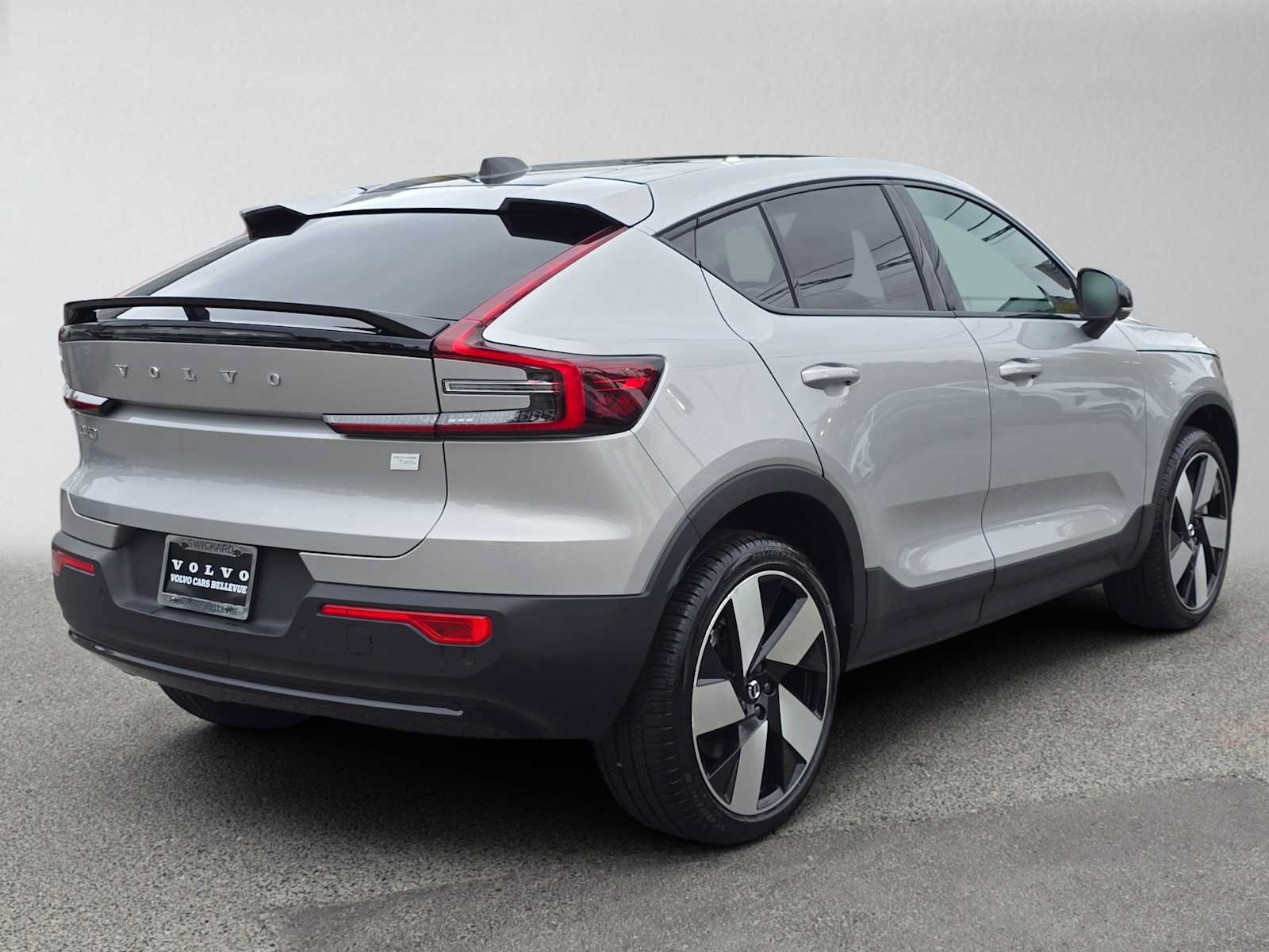 Certified 2023 Volvo C40 P8 Recharge Ultimate w/ Protection Package Premier AWD/4WD image 4