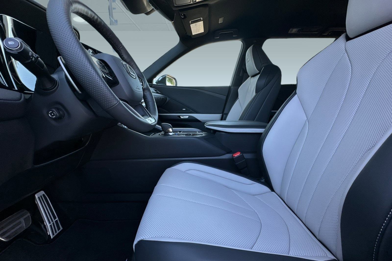 New 2026 Lexus TX 500h AWD image 18