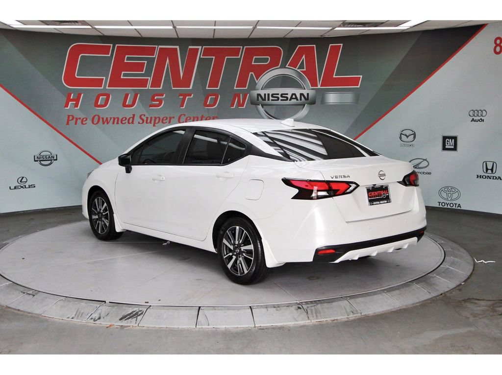 Used 2025 Nissan Versa SV w/ Trunk Package FWD image 3