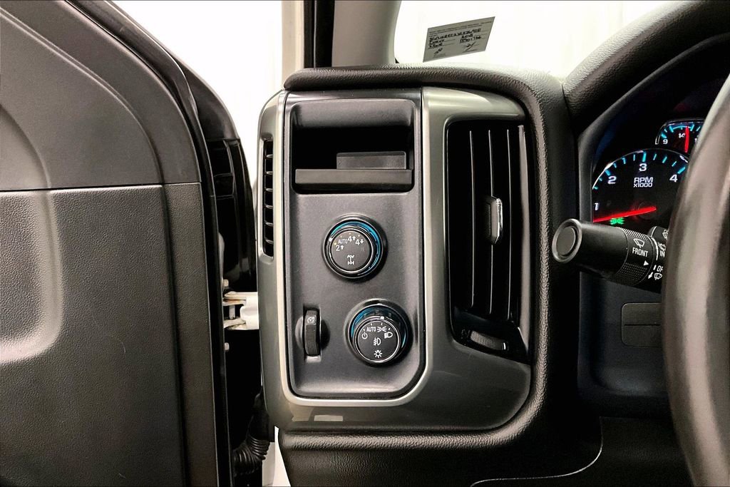 Used 2018 Chevrolet Silverado 1500 LT w/ All Star Edition AWD/4WD image 16