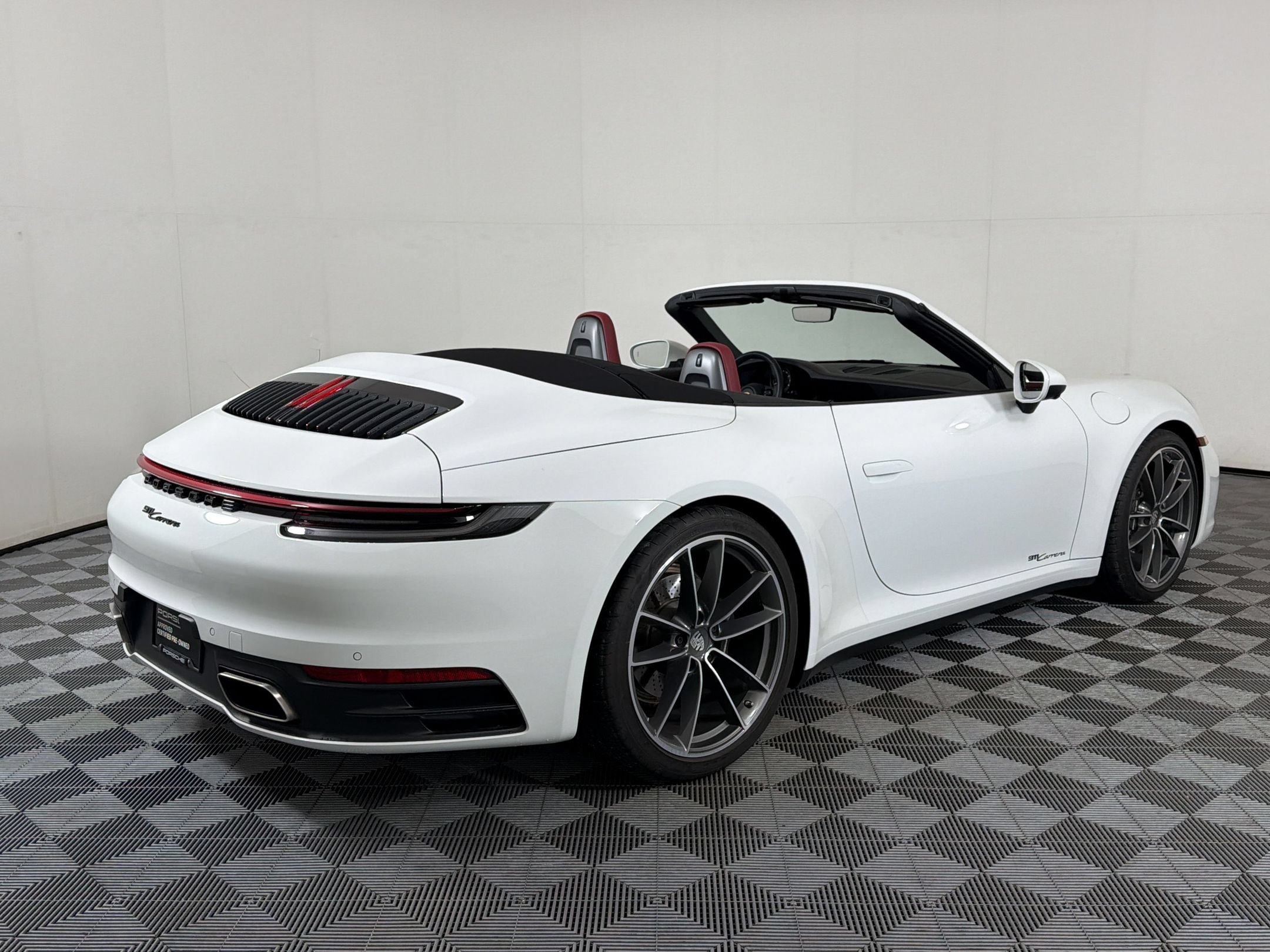 Certified 2024 Porsche 911 Carrera RWD image 10