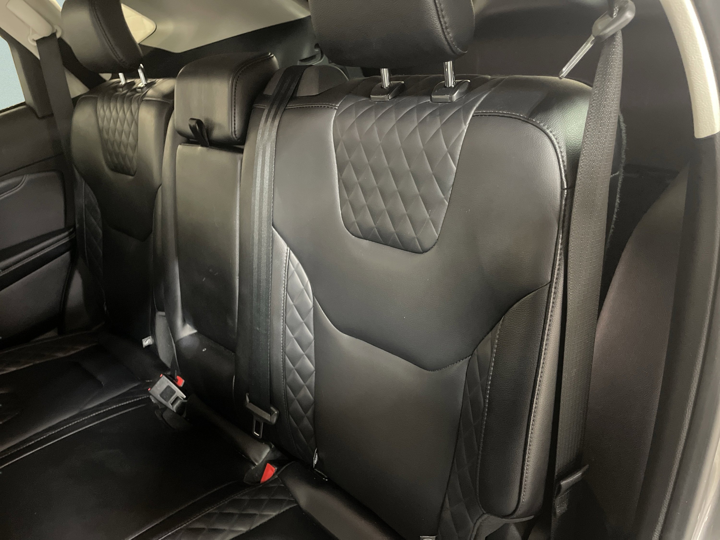 Used 2024 Ford Edge Titanium image 11