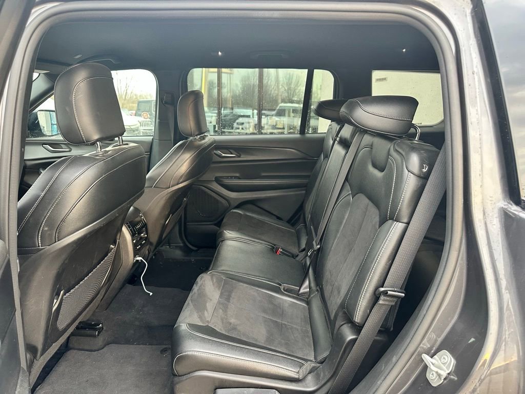 Used 2024 Jeep Grand Cherokee L Laredo image 27