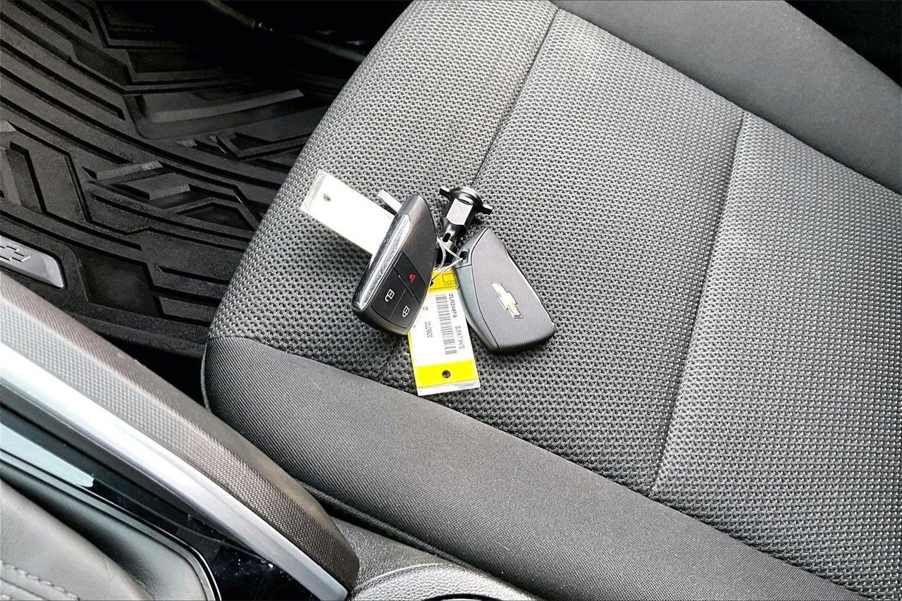 Used 2024 Chevrolet Colorado LT image 30