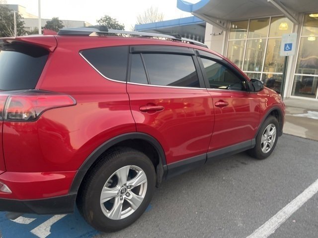 Used 2017 Toyota RAV4 LE image 2