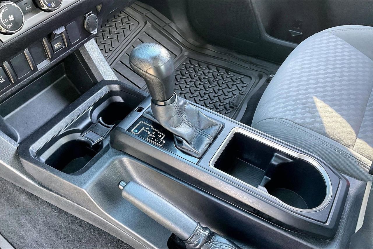 Used 2022 Toyota Tacoma SR RWD image 30