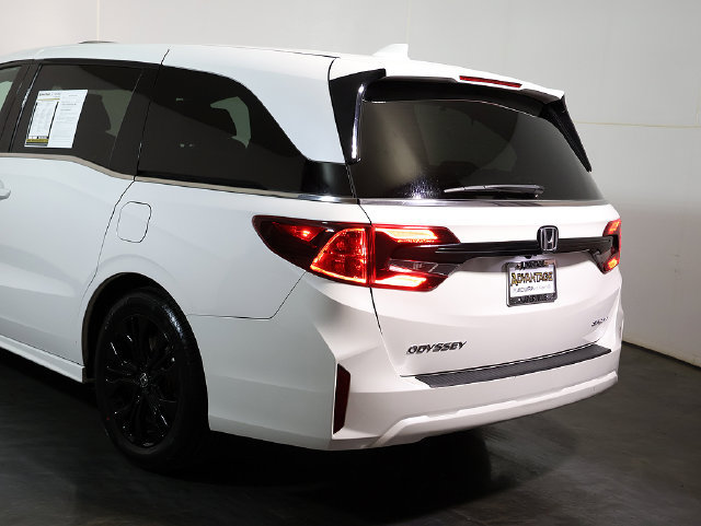 Used 2025 Honda Odyssey Sport-L image 11