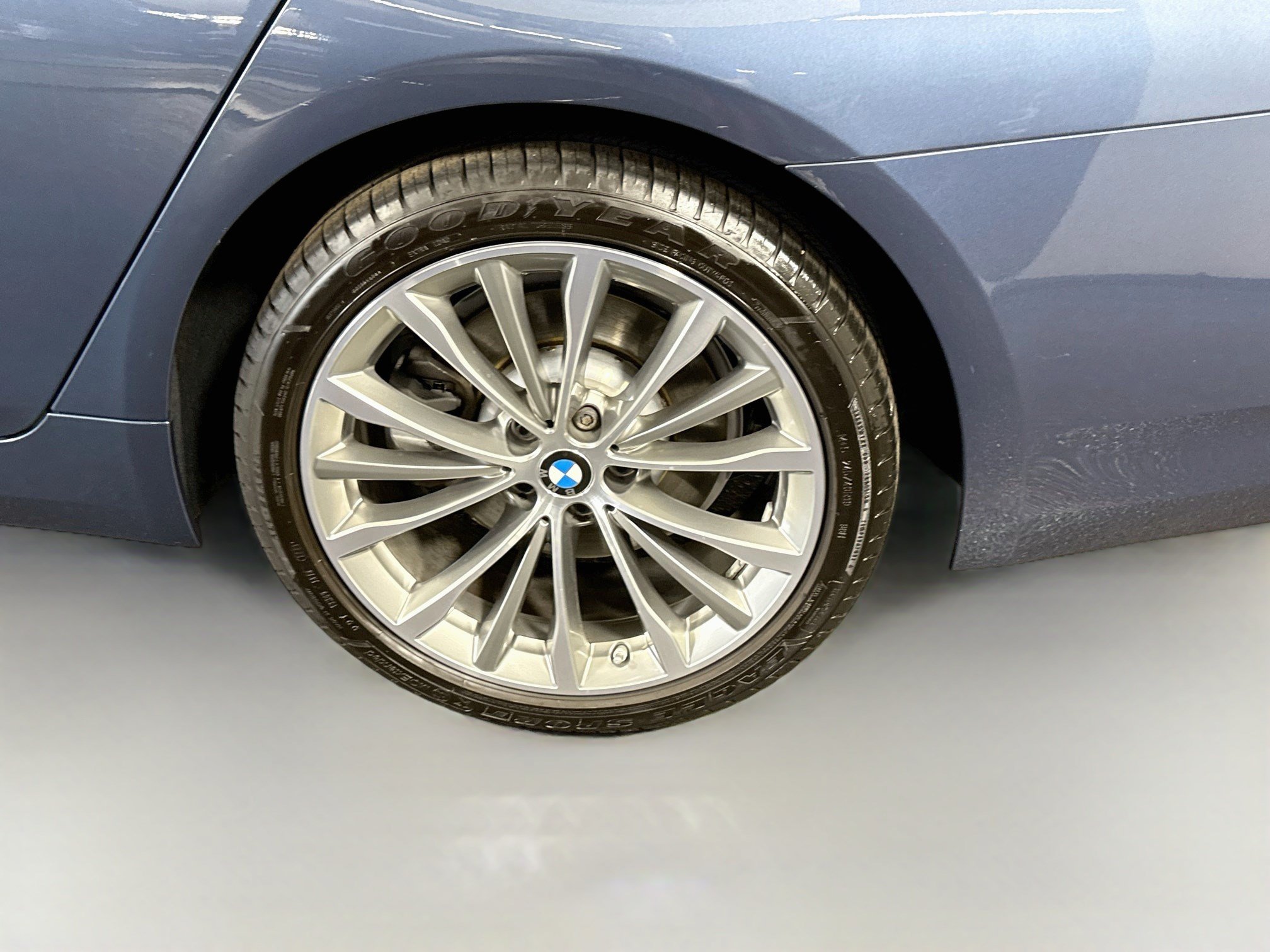 Used 2023 BMW 530i w/ Premium Package RWD image 37