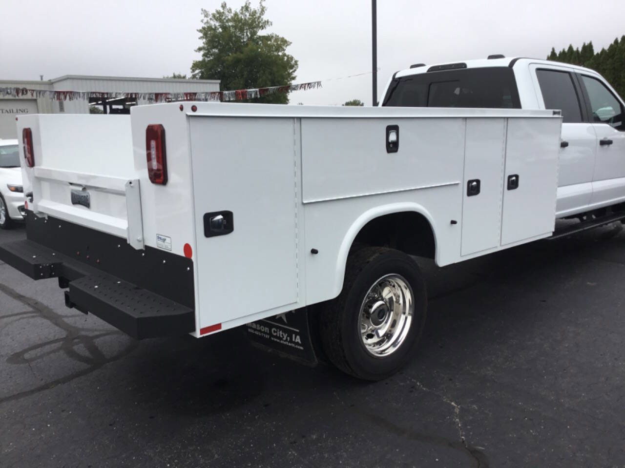 Used 2023 Ford F550 4x4 Crew Cab Super Duty image 12
