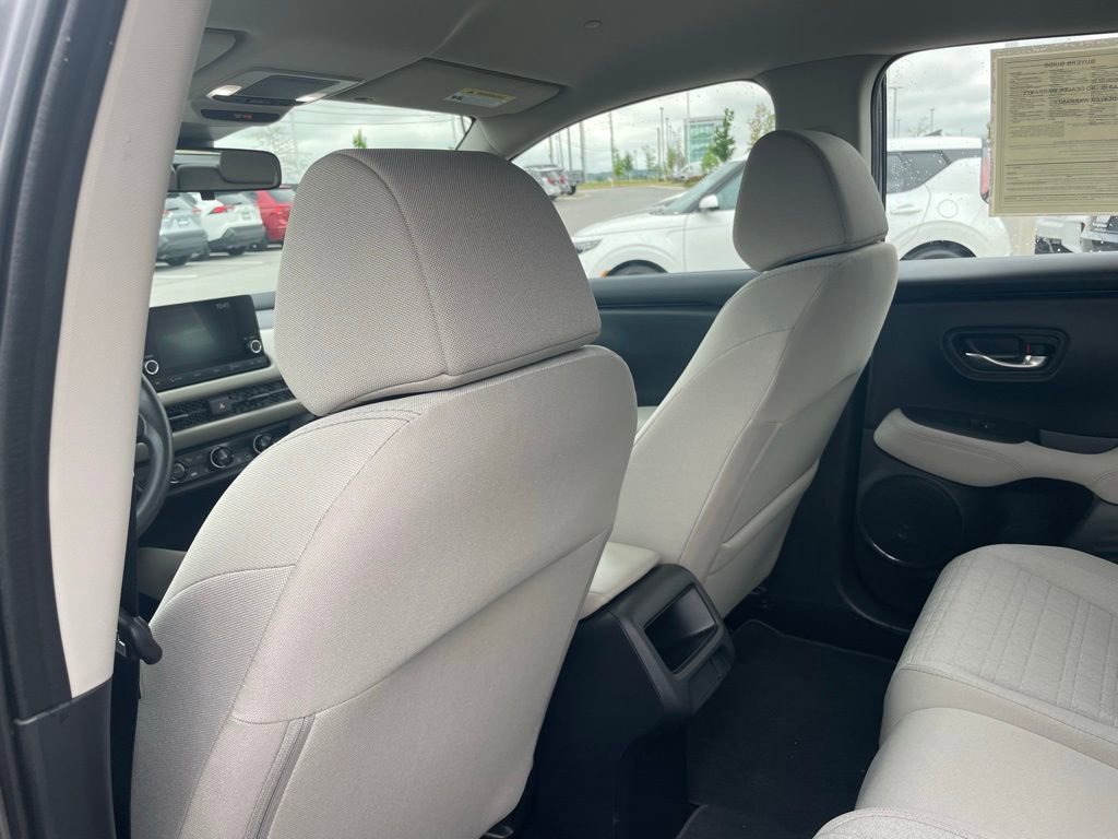 Used 2025 Honda HR-V LX image 22