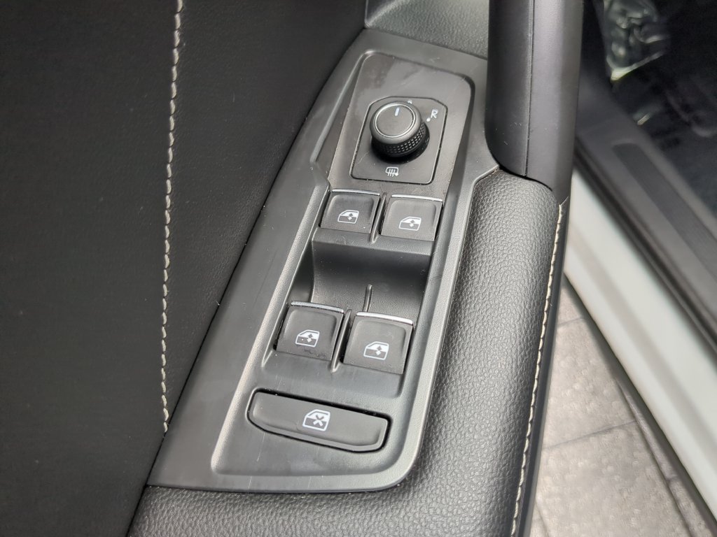 Used 2022 Volkswagen Tiguan SE FWD image 17