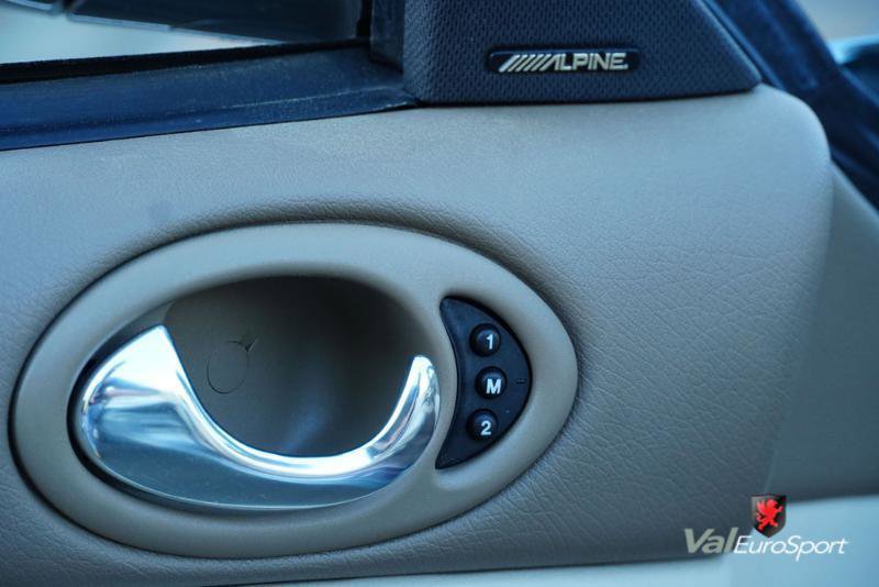 Used 2003 Jaguar XK8 Convertible image 16