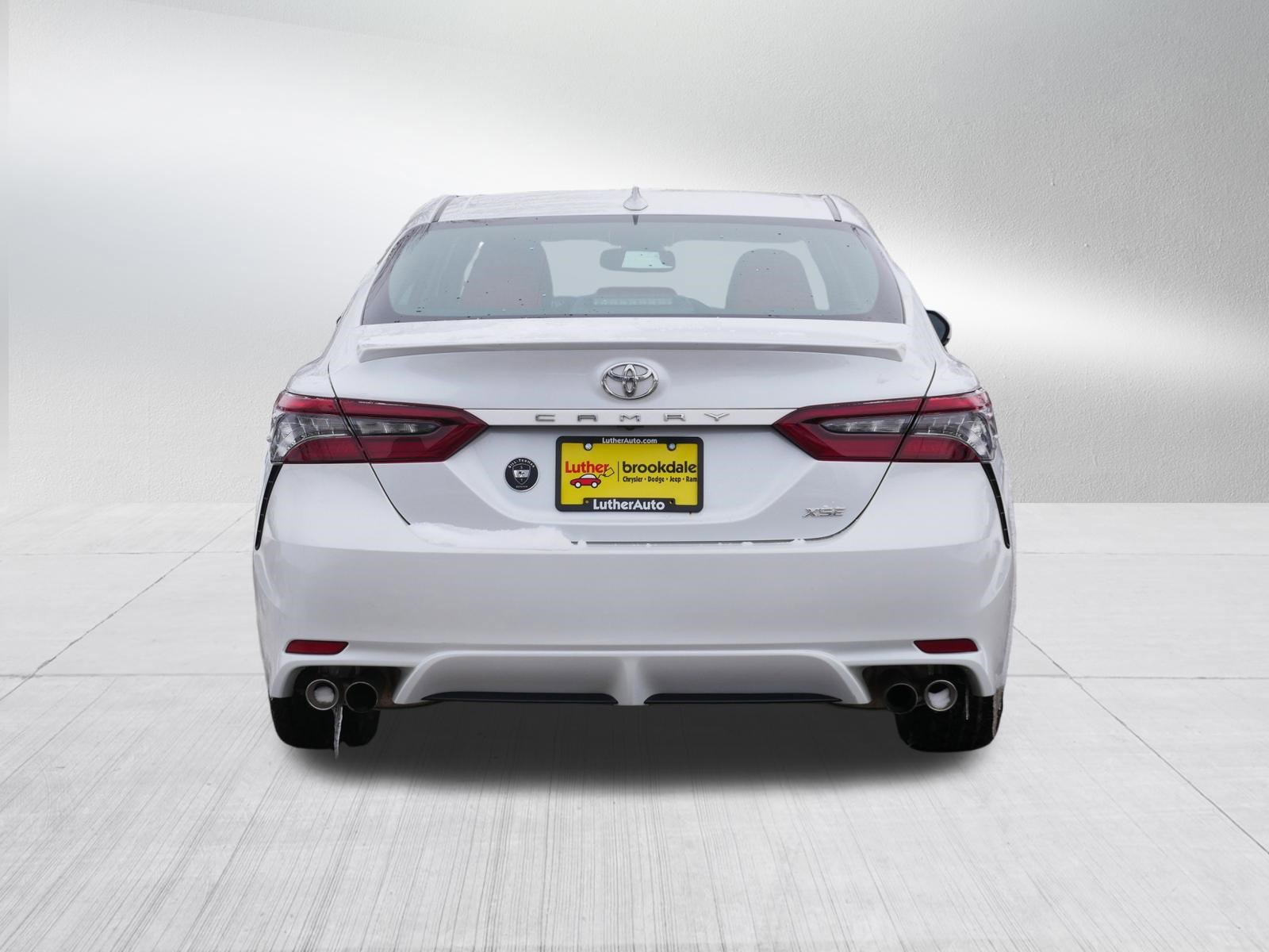 Used 2023 Toyota Camry XSE FWD image 6
