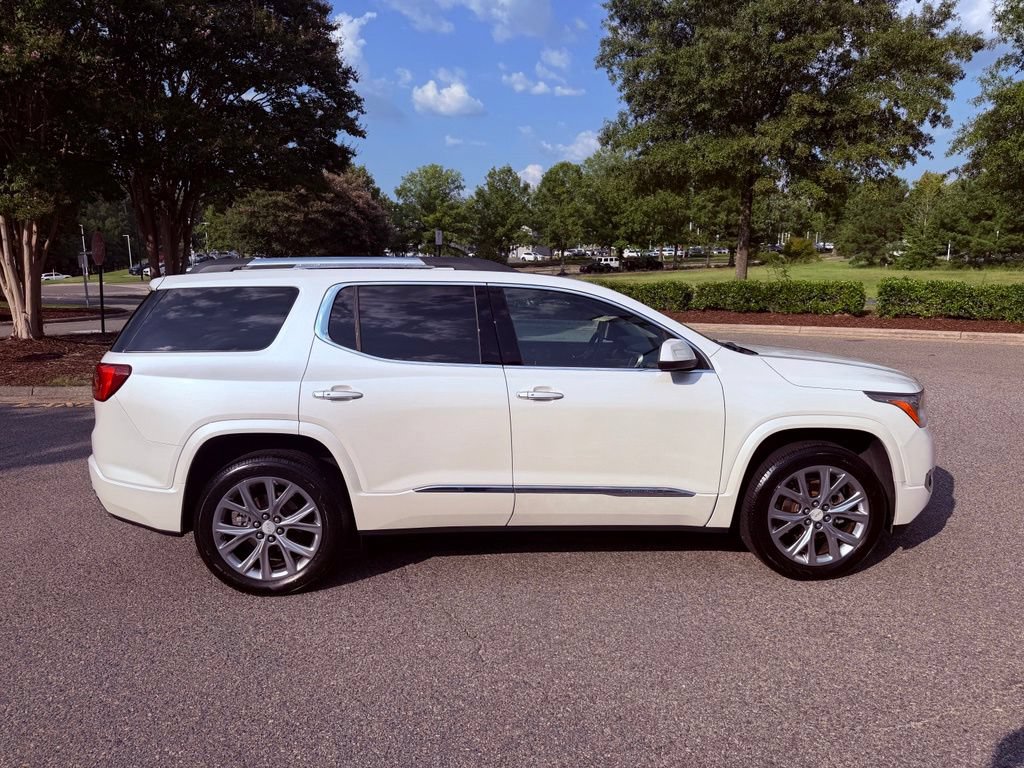 Used 2017 GMC Acadia Denali w/ Technology Package FWD image 18