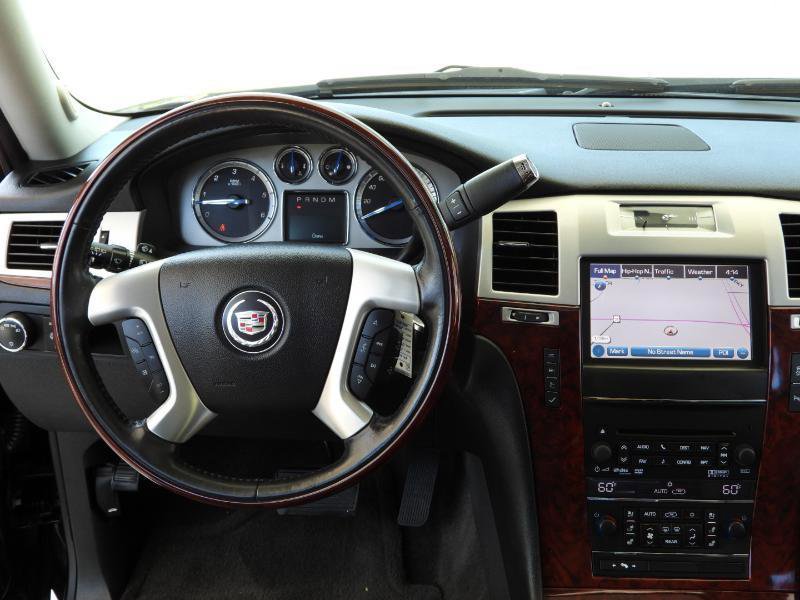 Used 2013 Cadillac Escalade Luxury image 41