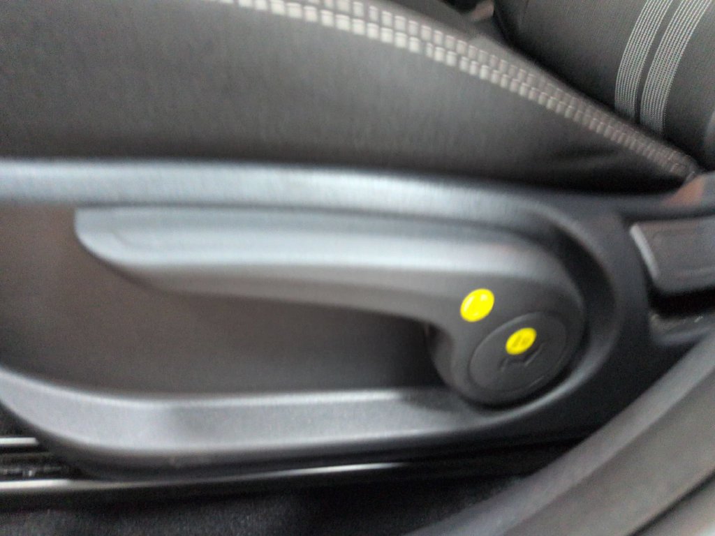 Used 2026 Hyundai Venue SEL FWD image 14