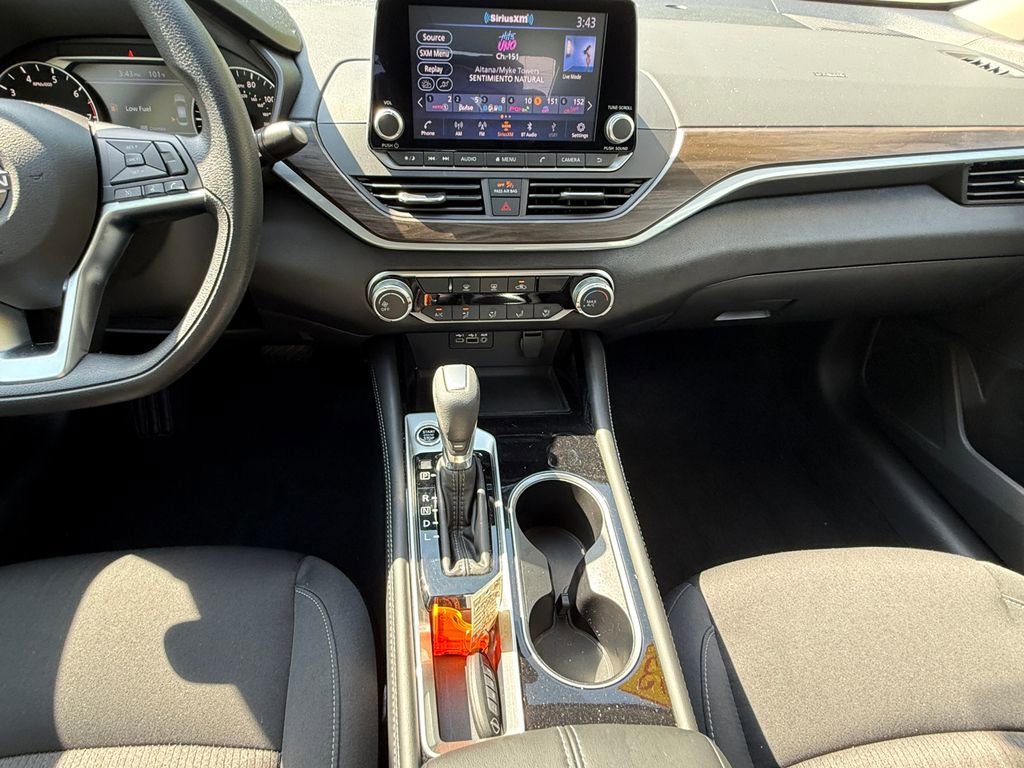 Used 2023 Nissan Altima 2.5 SV FWD image 13