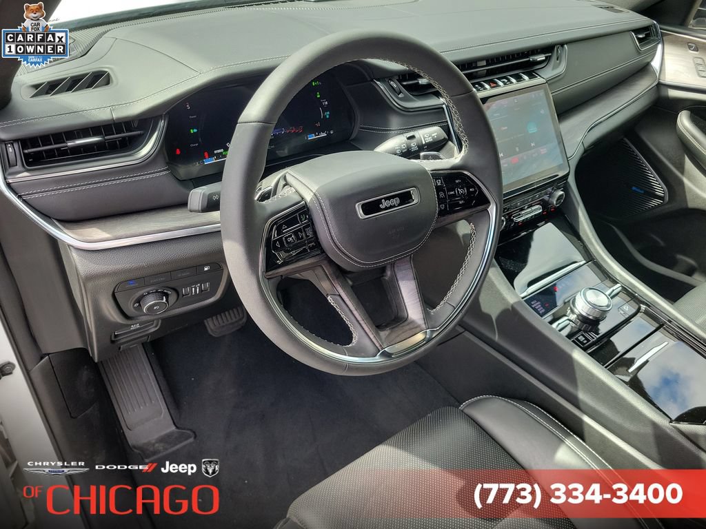 Used 2024 Jeep Grand Cherokee Overland w/ Luxury Tech Group IV AWD/4WD image 17